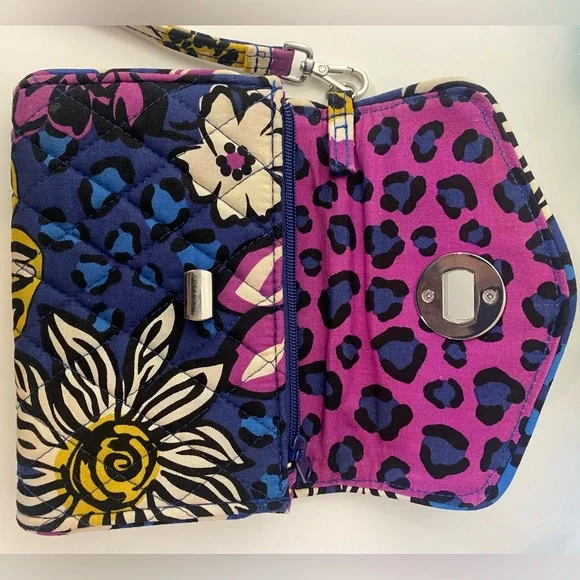 Vera Bradley Your Turn Smartphone Wristlet Wallet AFRICAN VIOLET - Picture 6 of 9
